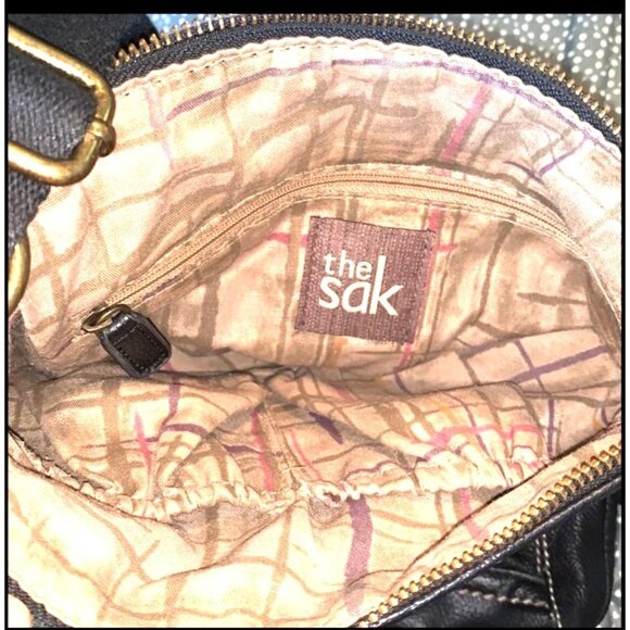 The Sak Black Leather Crossbody Bag - Picture 3 of 11
